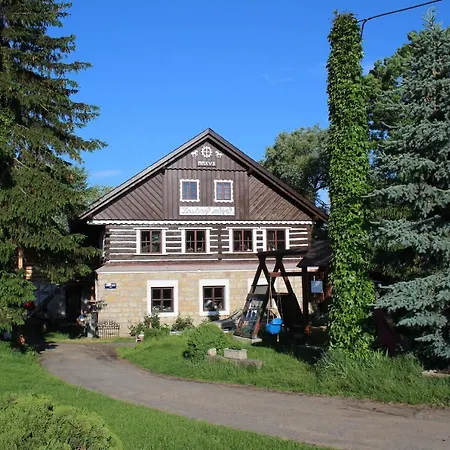 Loucny Mlyn Apartmán *